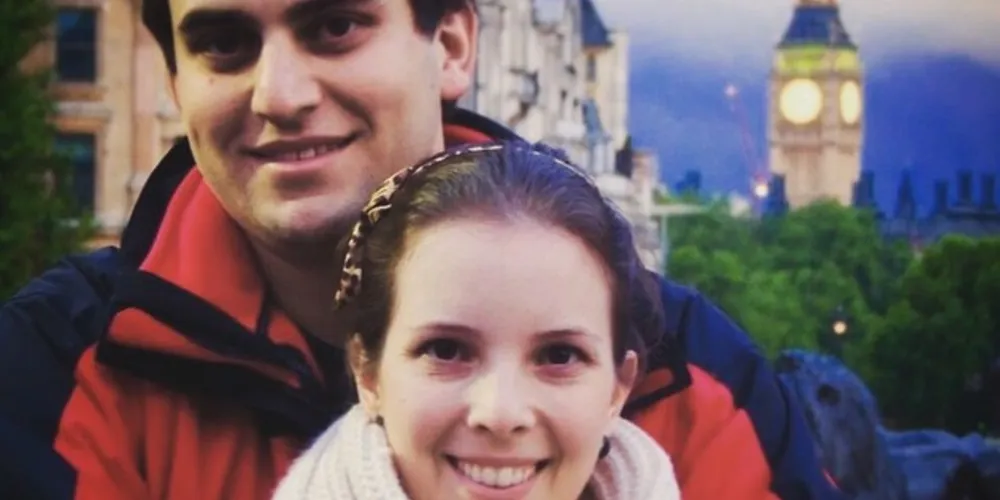 BDAY - A advogada Juliana Rizental Machado será muito cumprimentado pela passagem de seu aniversário nesta sexta feira (26). No registro especial, Juliana com seu marido, o também advogado Bernando Zahdi Machado. Da coluna RC os votos de realizações.
