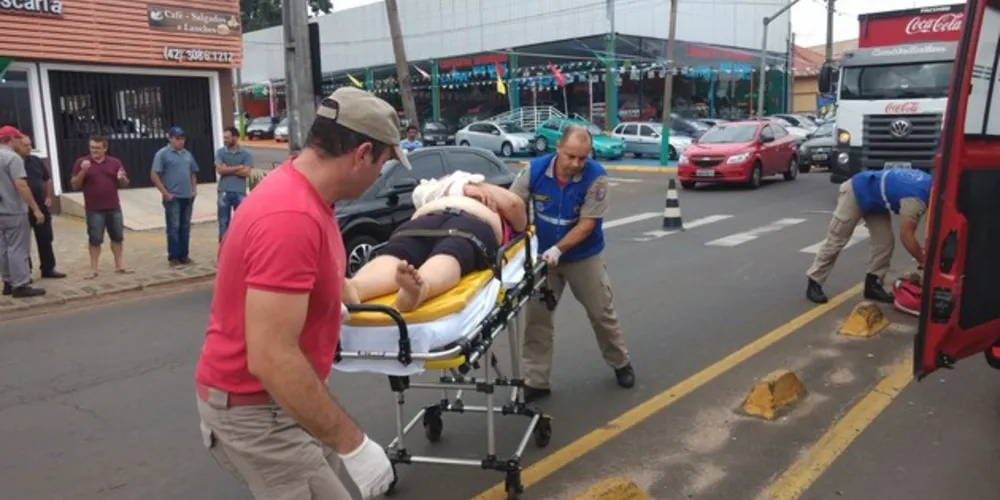 Os bombeiros a encaminharam ao Hospital Regional, para avaliação médica, exames e internamento