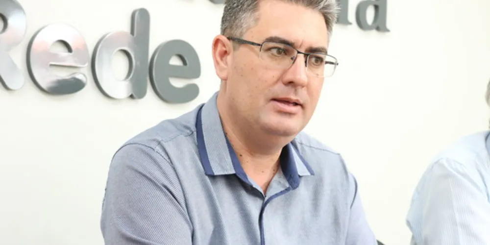 Imagem ilustrativa da imagem A convite de Requião, Julio Küller se filia ao PMDB