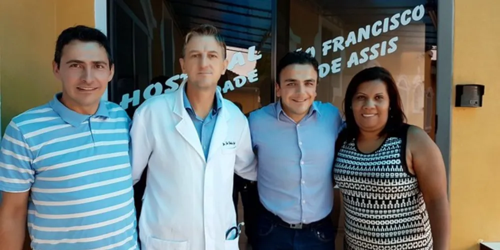 Imagem ilustrativa da imagem Aliel Machado visita hospital em Rio Azul