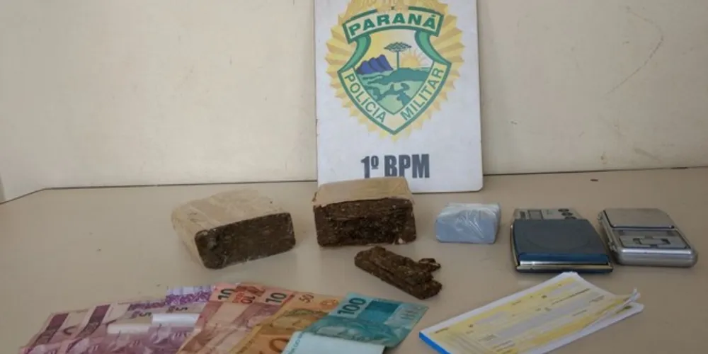 Droga foi encontrada no armário da casa onde o suspeito foi abordado