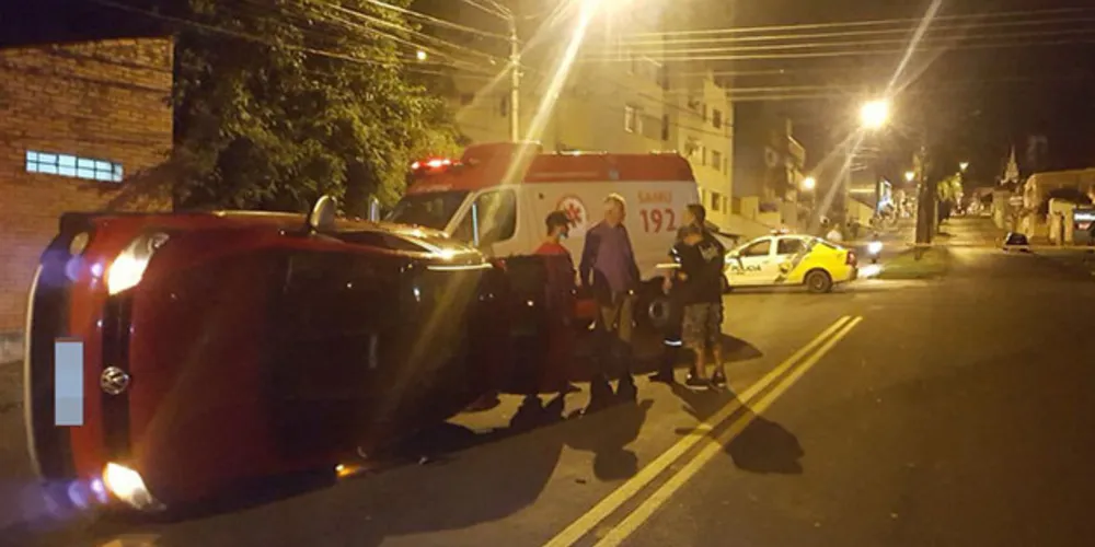 Apesar do estrago nos dois carros, ninguém ficou ferido