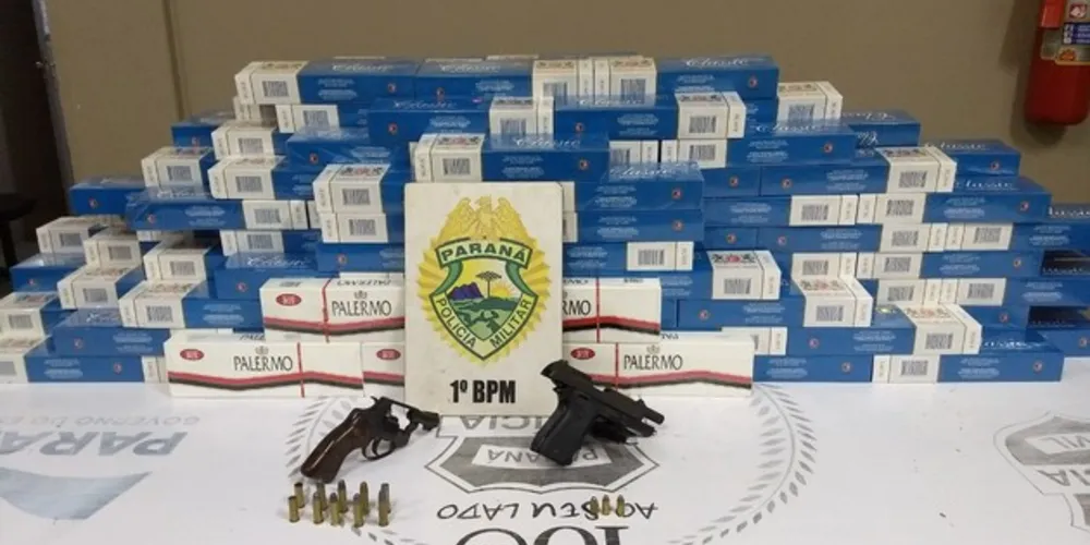 Mais de 400 maços de cigarro contrabandeados foram apreendidos pela PM