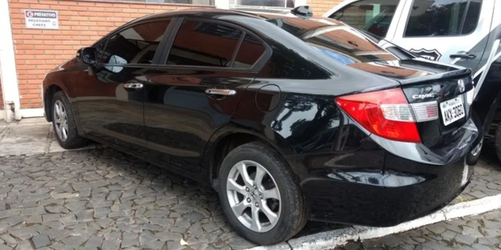 'Dono' do carro disse ter pago R$ 5 mil quando comprou o veículo, em Curitiba