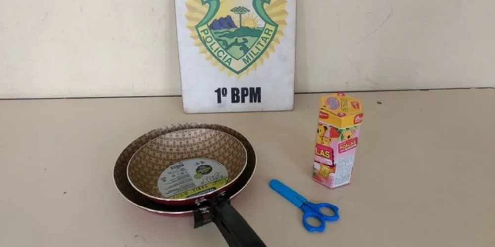 Mãe e filha argumentam que pretendiam vender objetos para conseguir almoçar