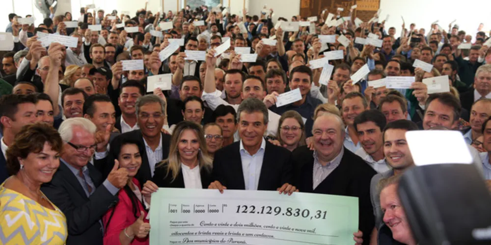  É o segundo ano consecutivo que o Governo do Estado reforça o caixa dos municípios no início do exercício