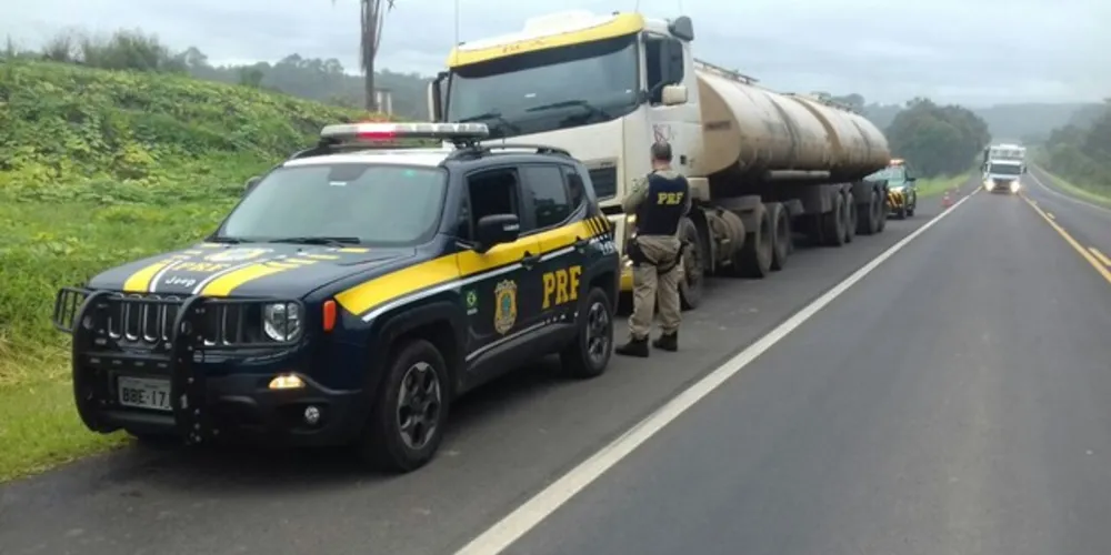 Caminhão roubado pelos bandidos foi abandonado em rodovia de Prudentópolis