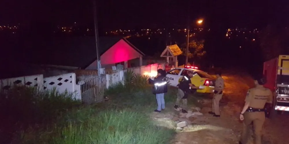 PM e Criminalística estiveram na cena do crime. Agressores fugiram