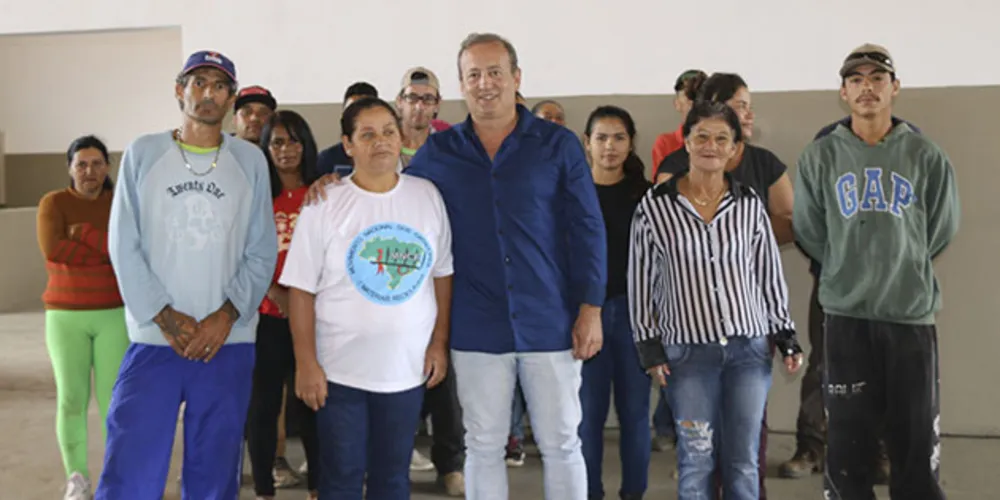 Imagem ilustrativa da imagem Associação de Catadores de Castro recebe nova sede
