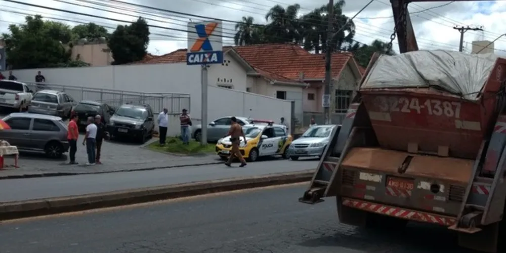 Imagem ilustrativa da imagem Bandidos invadem agência da Caixa Econômica