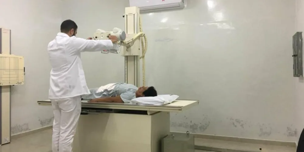 Imagem ilustrativa da imagem Castro inicia exames de Raio X no Hospital da Cruz Vermelha