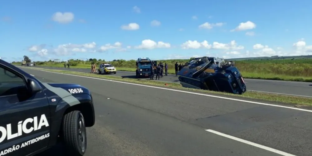 Imagem ilustrativa da imagem Polícia encontra metralhadoras e fuzis com bandidos