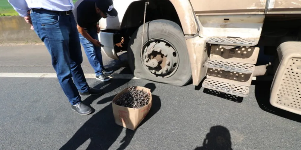 Imagem ilustrativa da imagem Assaltantes atacam cinco carros-fortes e causam terror na 376