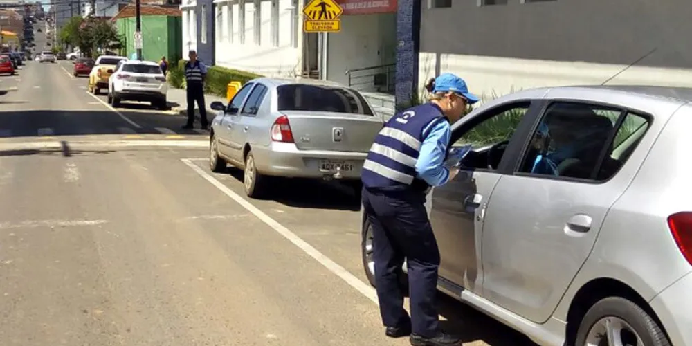Iniciativa busca melhorar o entendimento dos motoristas quanto o uso correto das vagas destinadas ao Projeto Escola