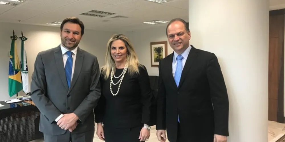 Cida e Ricardo Barros com Pauliki, idealizador do Instituto 