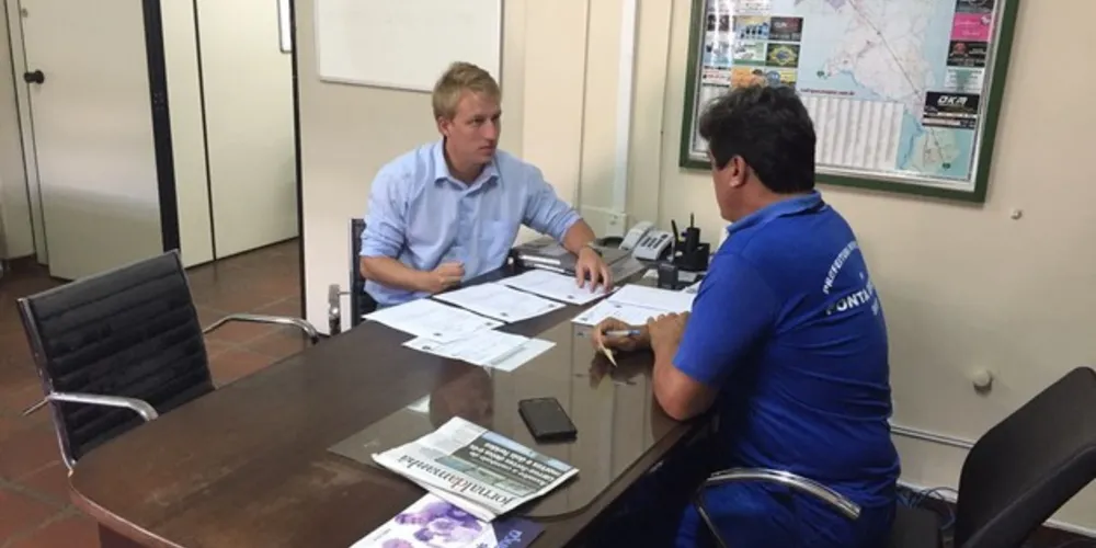 Imagem ilustrativa da imagem Rudolf leva demandas de bairros à Secretaria de Serviços Públicos