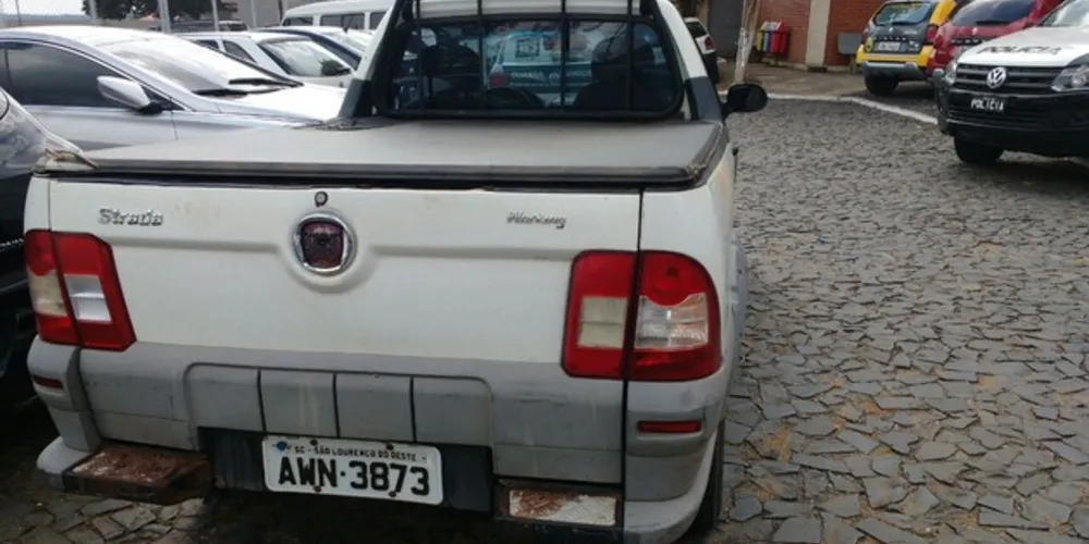 Imagem ilustrativa da imagem PRF recupera veículo furtado na Souza Naves