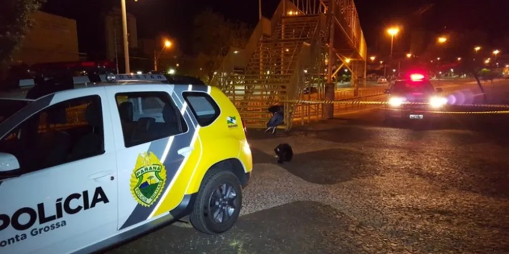 Corpo foi encontrado durante a madrugada e ninguém foi preso até o momento