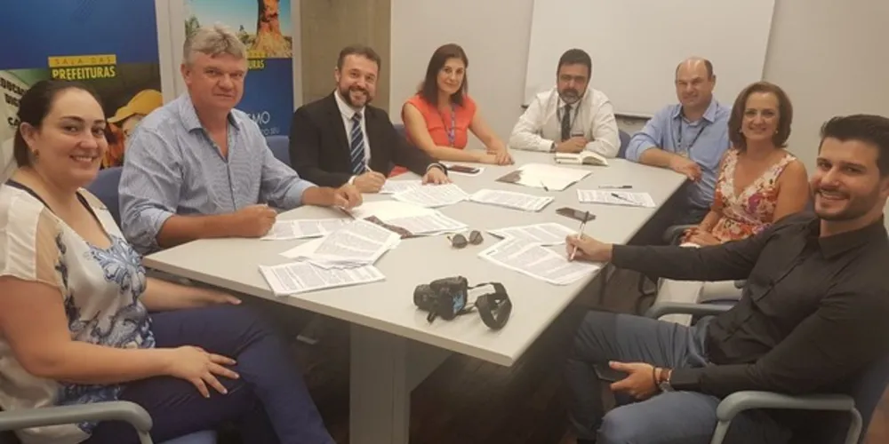 Imagem ilustrativa da imagem Jaguariaíva assina contrato para construção de 200 casas
