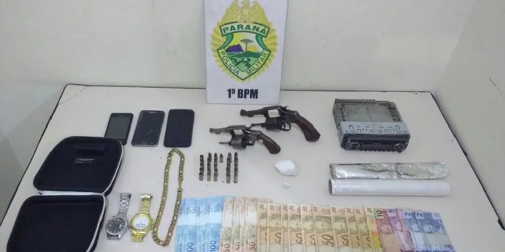 Imagem ilustrativa da imagem Três pessoas são presas com armas e drogas em PG