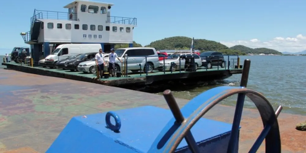 Imagem ilustrativa da imagem Senhor cai do 'ferry boat' e desaparece no mar