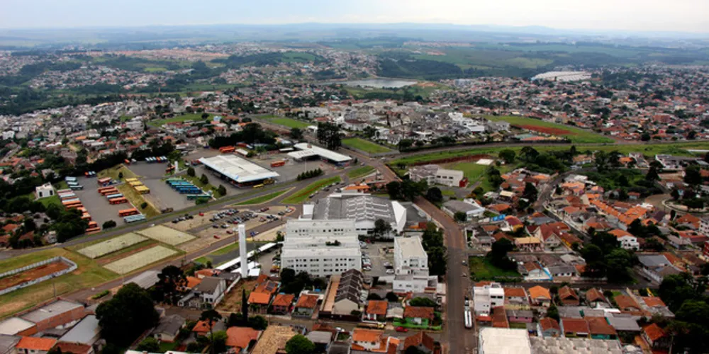 Imagem ilustrativa da imagem Fotos mostram crescimento urbano de Ponta Grossa