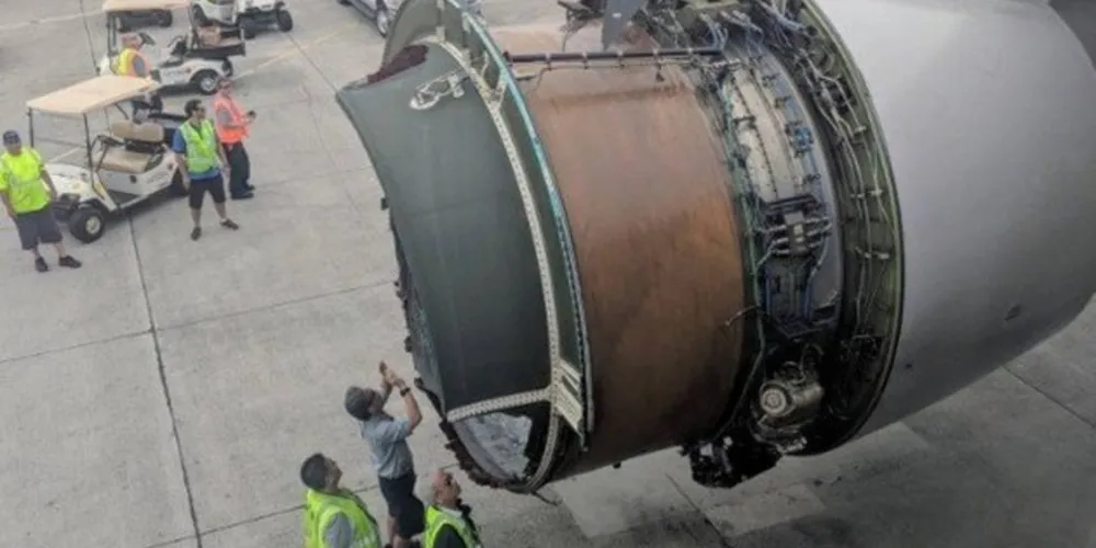 Motor ficou destruído/Foto Reprodução /Twitter/Erik Haddad 