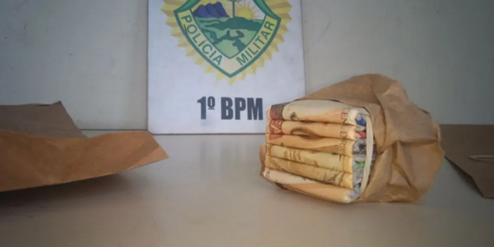 Pacote de jornal foi apreendido pela PM