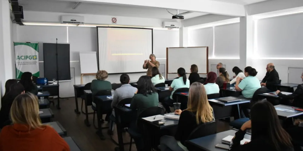 Imagem ilustrativa da imagem ACIPG recebe cursos para capacitação em empresas