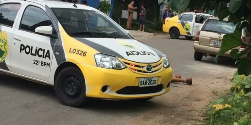 Imagem ilustrativa da imagem Moradores ouvem tiros e encontram rapaz morto