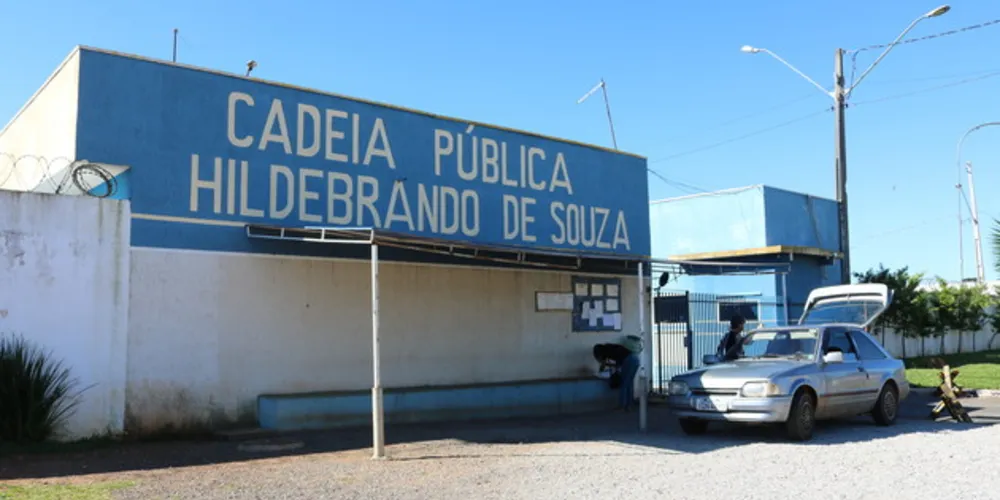 Mulher tentava visitar o marido e foi presa em flagrante com drogas
