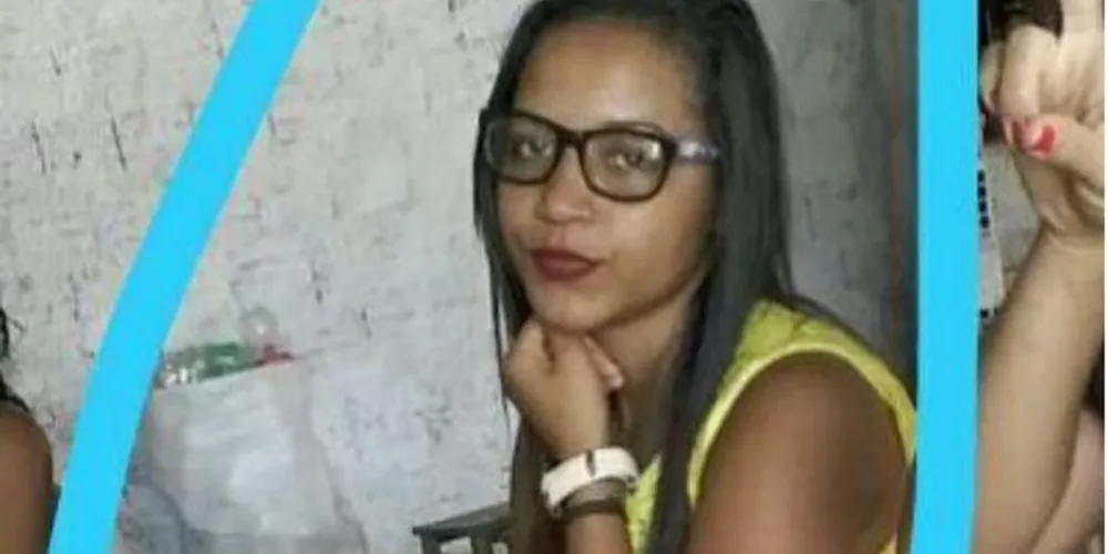 Garota estava com o fone de ouvido e conectado ao carregador quando recebeu uma descarga elétrica