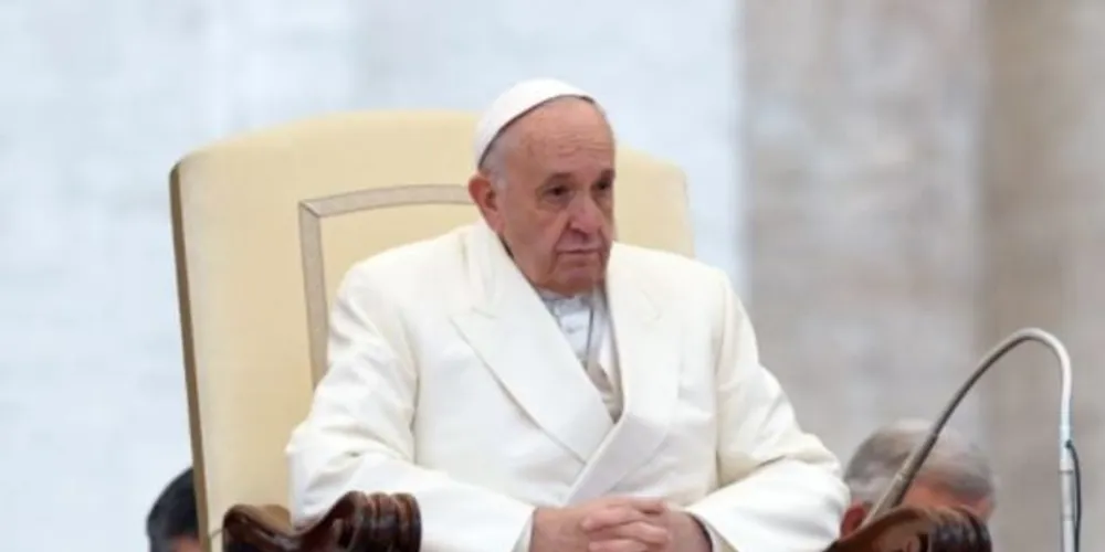 A decisão foi tomada após uma série de escândalos envolvendo sacerdotes do alto escalão do Vaticano/Foto: Reprodução AFP