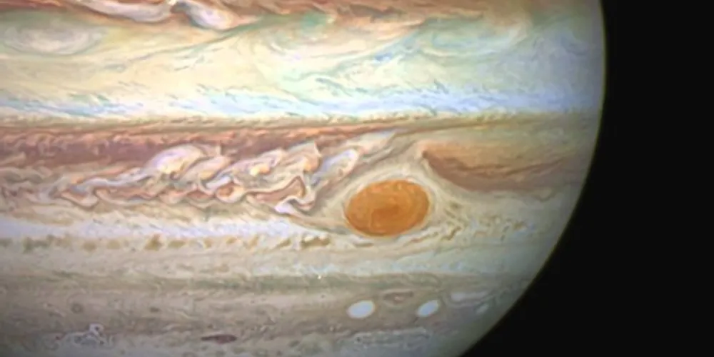  A tempestade tem profundidade até 100 vezes maior do que os oceanos da Terra/Foto: Reprodução Youtube