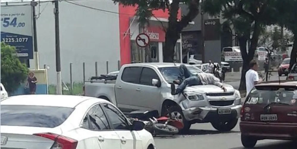 A cena foi registrada no cruzamento da Avenida Visconde de Mauá com Santa Rita Durão, em Vila Oficinas