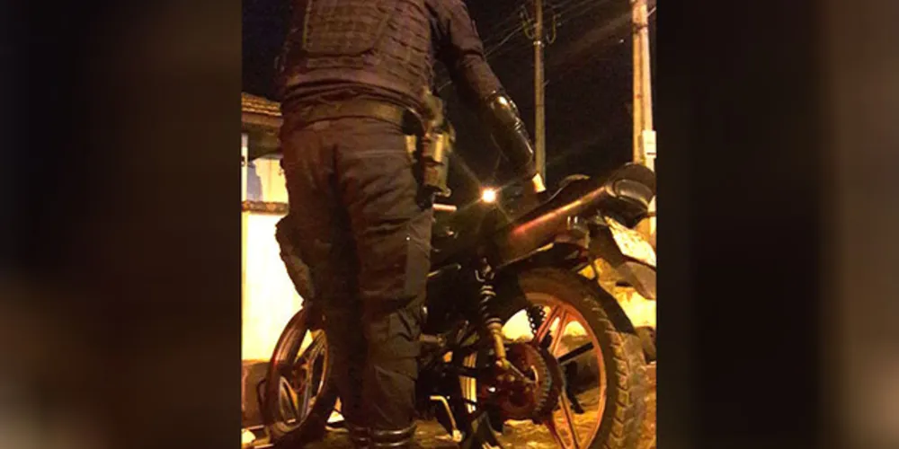 Moto estava com placa trocada e numeração do chassi suprimida