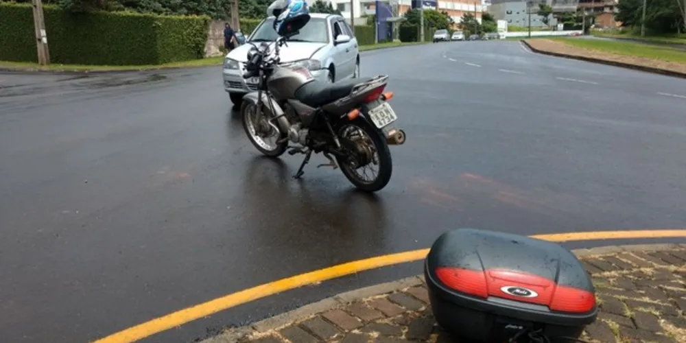 Imagem ilustrativa da imagem Motociclista sai ileso de acidente em Oficinas