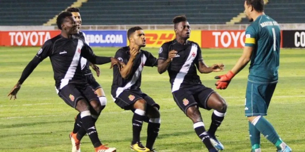 Imagem ilustrativa da imagem No sufoco, Vasco avança à fase de grupos da Libertadores