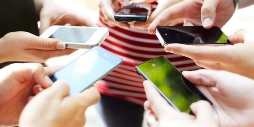 A Anatel vai verificar a legalidade dos celulares de acordo com o imei de cada aparelho/Foto: Reprodução Getty Images