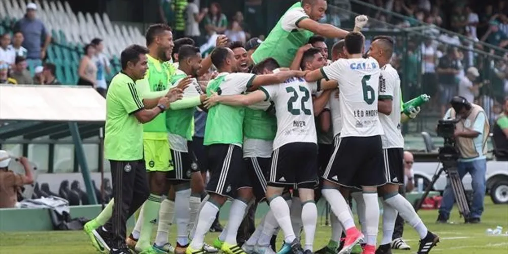 Imagem ilustrativa da imagem Coritiba vence Rio Branco e conquista Taça Dionísio Filho