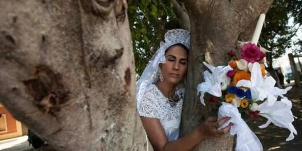 Noiva e seu "noivo"/Foto: Reprodução: Reuters