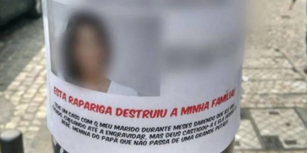 O cartaz ainda traz mensagens de ódio contra a mulher/Foto: Reprodução Facebook