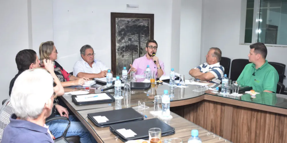 Imagem ilustrativa da imagem CPI da Sanepar é discutida em reunião da Acipg