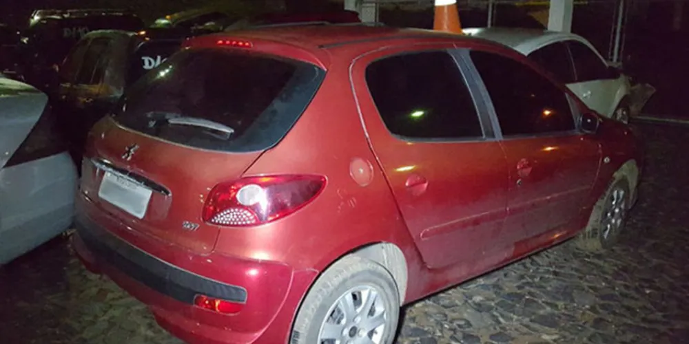 Imagem ilustrativa da imagem Após roubos e furtos, PM recupera dois carros