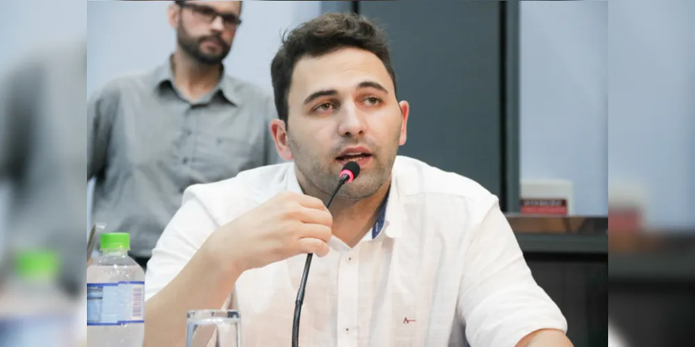 Imagem ilustrativa da imagem Felipe Passos garante carro adaptado para a Apae em PG