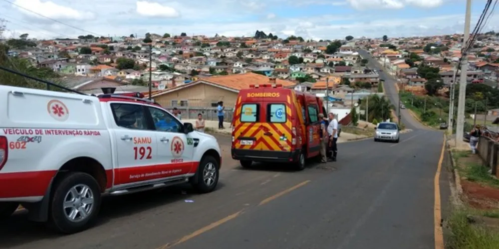 Vítima foi socorrida por equipes do Samu e do Corpo de Bombeiros