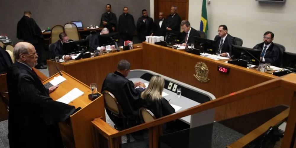 Três dos cinco ministros da 5ª Turma Criminal da Corte negaram concessão de habeas corpus ao petista