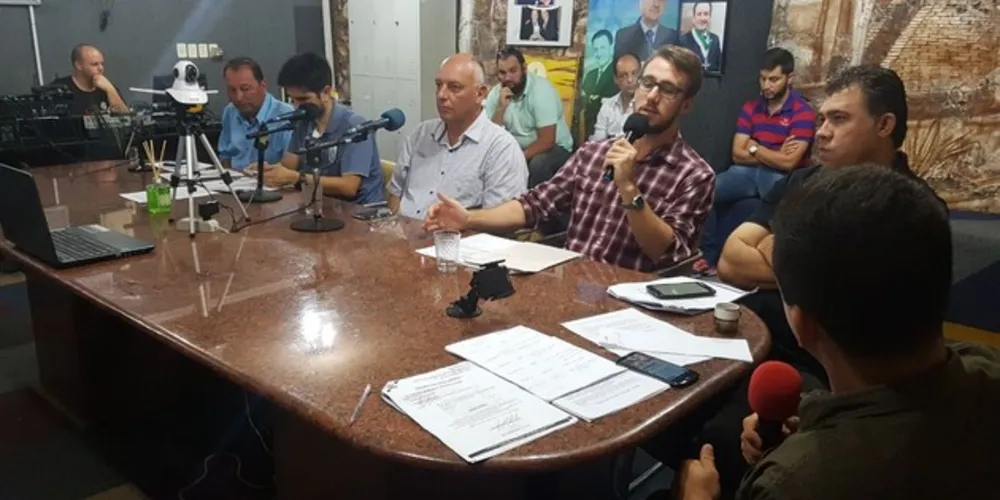 Imagem ilustrativa da imagem Stocco participa de debate sobre a regulamentação do Uber em PG