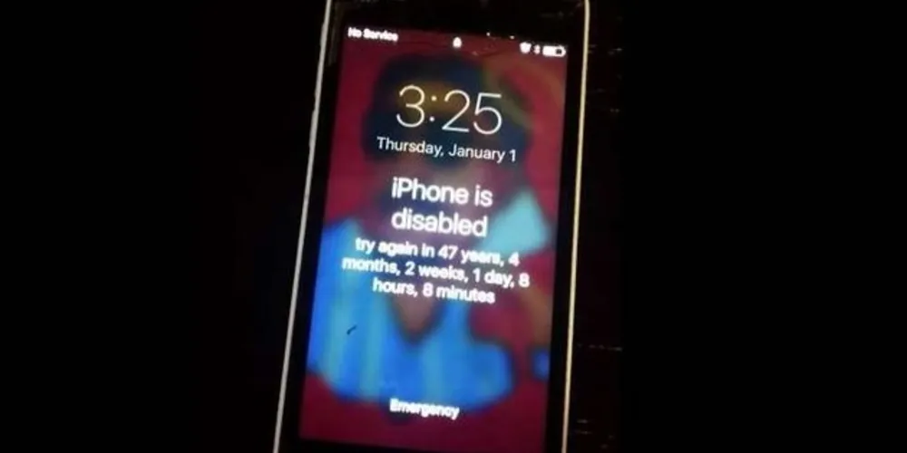 Criança bloqueia iPhone por 47 anos na China/Foto: Reprodução