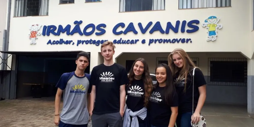 Imagem ilustrativa da imagem Alunos do Neo Master fazem trabalho voluntário